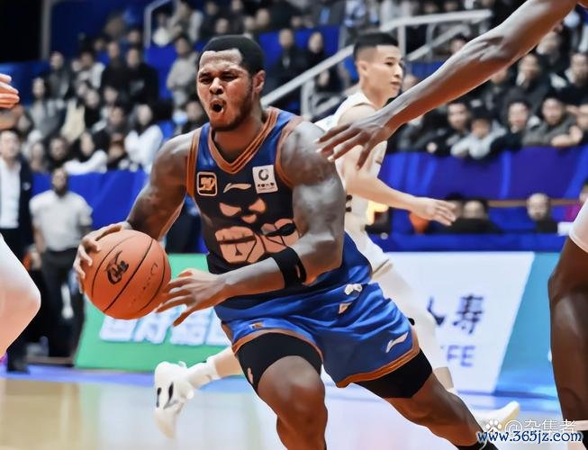 萨姆纳43分助四川止山西4连胜 原帅贡献25+5