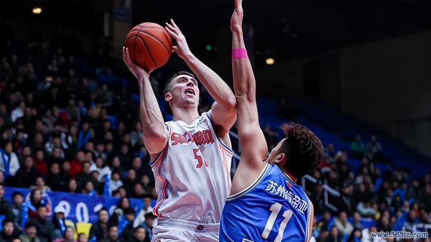 萨姆纳43分助四川止山西4连胜 原帅贡献25+5