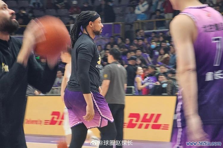 萨林杰31+15率深圳2-1淘汰北控进八强 陈国豪空砍30+9