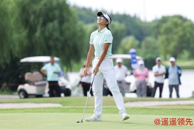 李梦涵错失18号洞关键推杆遗憾落泪